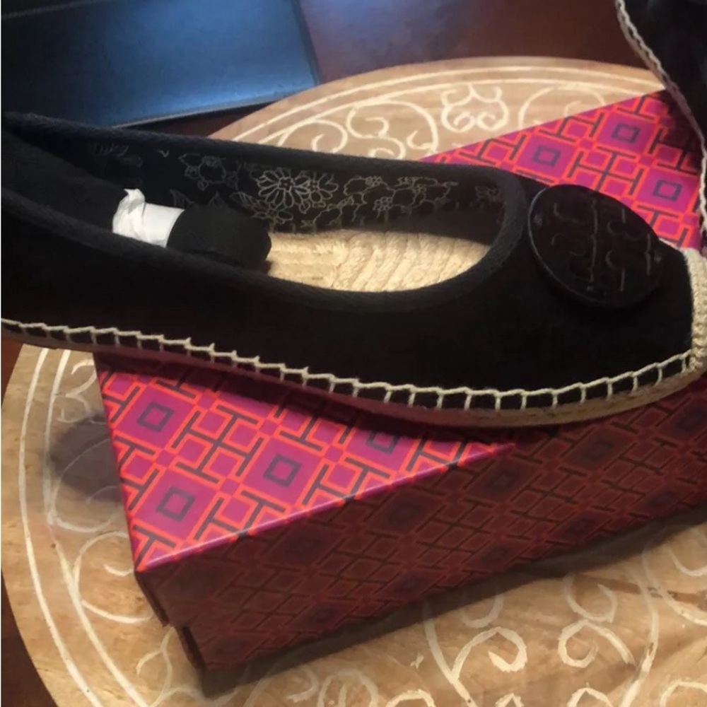 New Tory Burch mucho Minnie
Ballet Espadrille - Picture 3 of 5